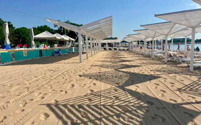 песчаный пляж