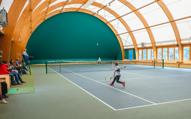 крытый корт